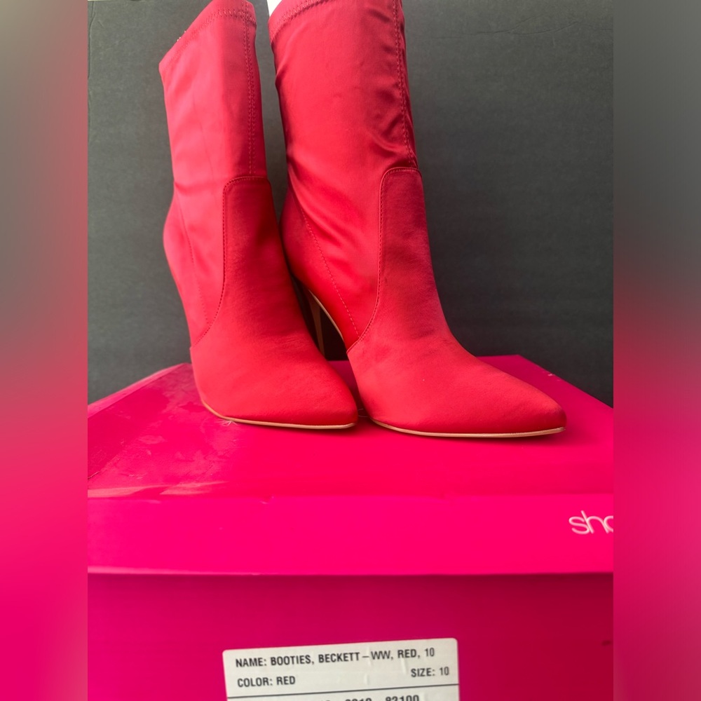 ShoeDazzle Booties Beckett Red Size 10